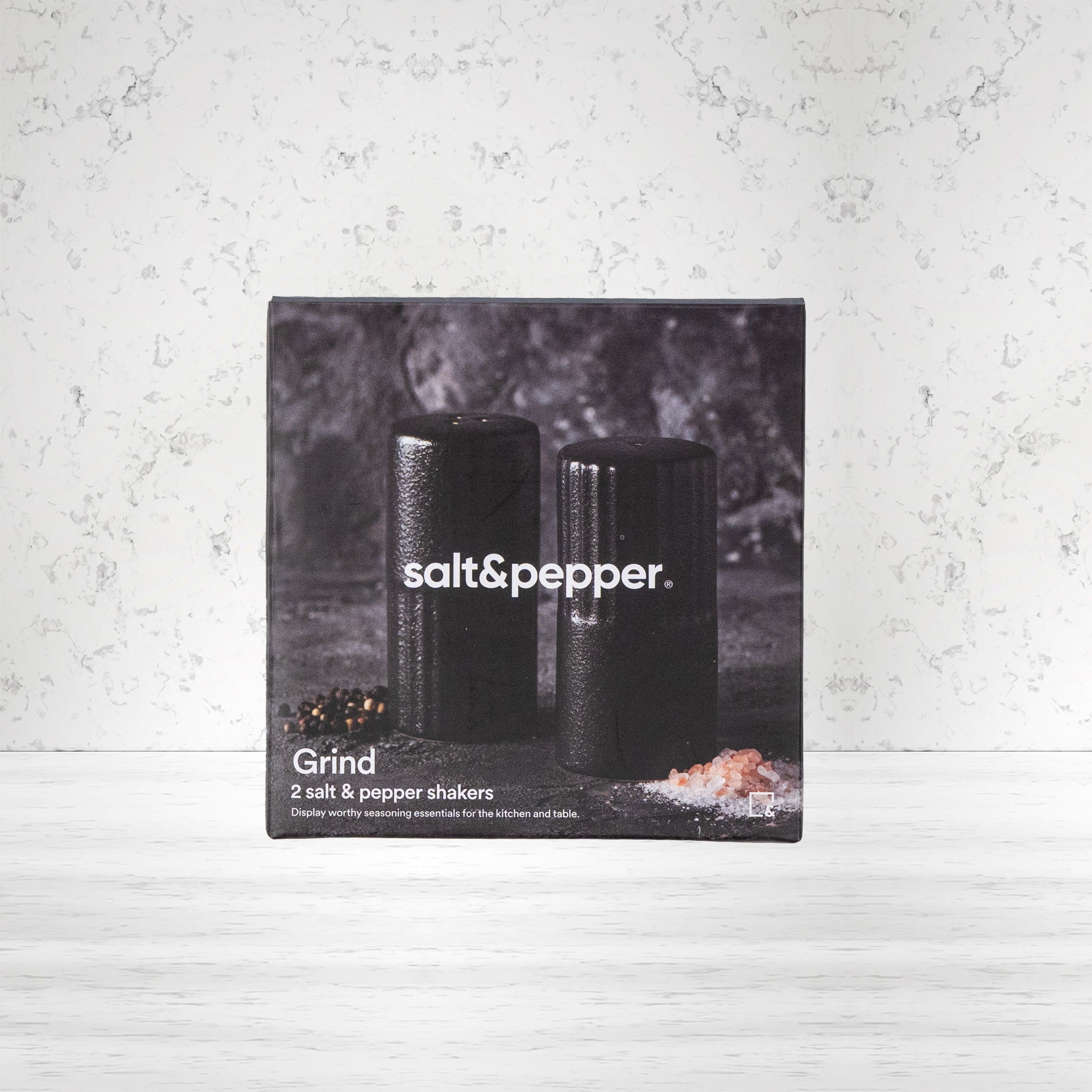 Elegant salt and pepper shakers with grinding feature for freshly ground spices at each meal. Enhance flavour effortlessly!